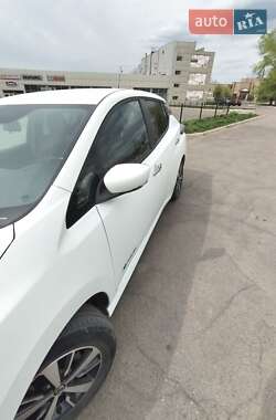 Хэтчбек Nissan Leaf 2018 в 