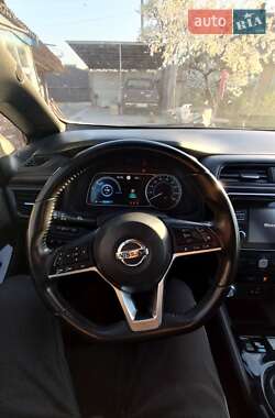 Хэтчбек Nissan Leaf 2018 в 