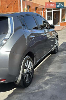 Хэтчбек Nissan Leaf 2014 в 