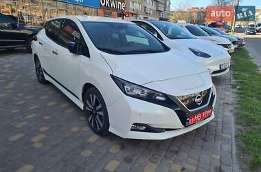 Хэтчбек Nissan Leaf 2019 в 