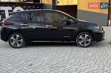 Хэтчбек Nissan Leaf 2018 в 
