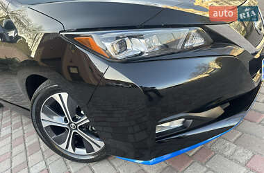 Хэтчбек Nissan Leaf 2021 в 