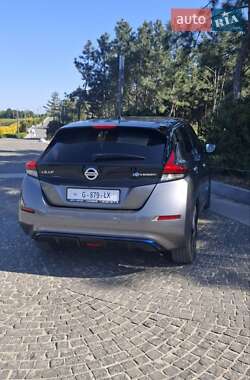 Хэтчбек Nissan Leaf 2019 в 