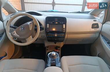 Хэтчбек Nissan Leaf 2011 в 