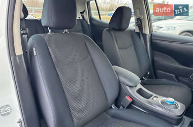 Хэтчбек Nissan Leaf 2013 в 
