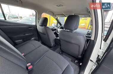Хэтчбек Nissan Leaf 2013 в 