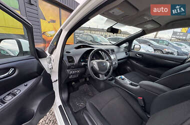 Хэтчбек Nissan Leaf 2013 в 