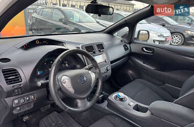Хэтчбек Nissan Leaf 2013 в 
