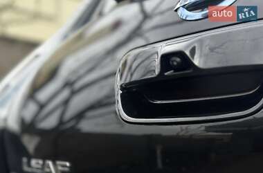 Хэтчбек Nissan Leaf 2014 в 