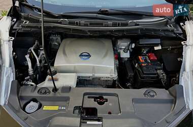 Хэтчбек Nissan Leaf 2014 в 