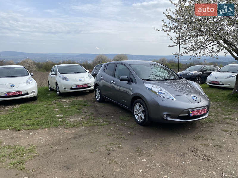 Хэтчбек Nissan Leaf 2014 в 
