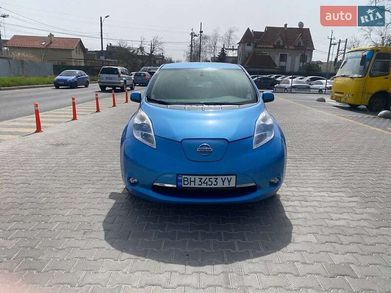 Хэтчбек Nissan Leaf 2011 в Одессе