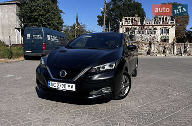 Хэтчбек Nissan Leaf 2019 в 