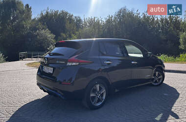 Хэтчбек Nissan Leaf 2019 в 