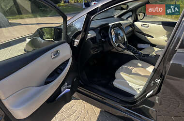 Хэтчбек Nissan Leaf 2019 в 