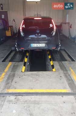 Хэтчбек Nissan Leaf 2014 в 