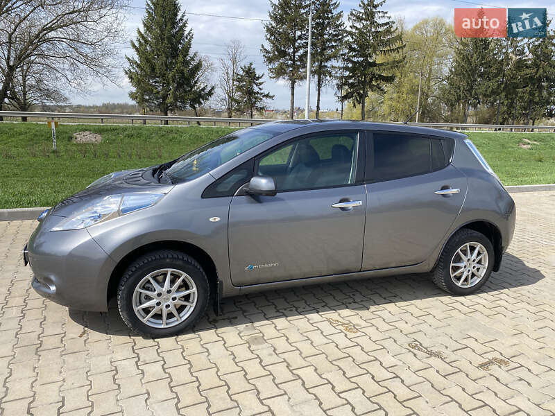 Хетчбек Nissan Leaf 2015 в Ланівці