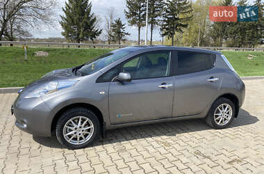 Хэтчбек Nissan Leaf 2015 в 
