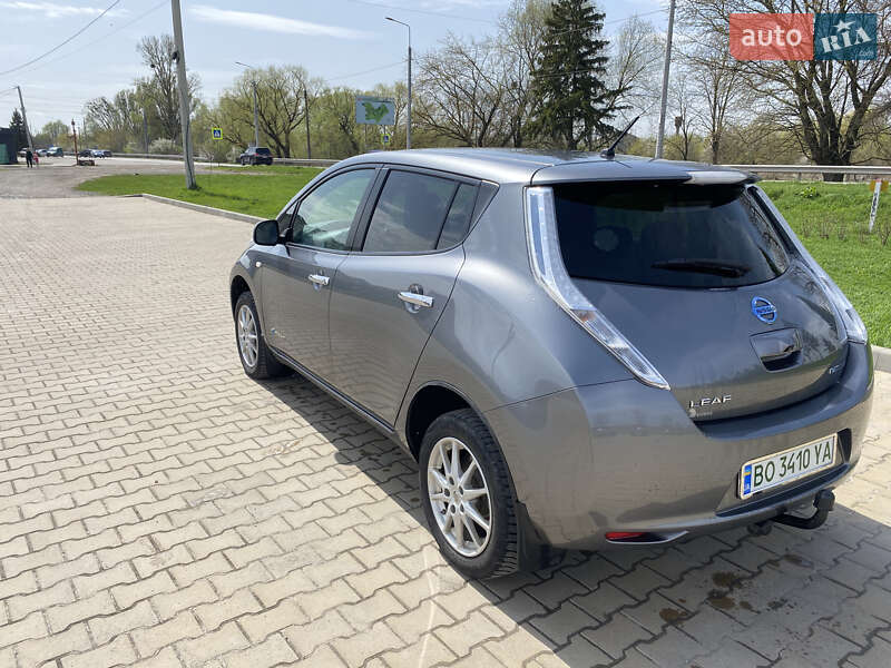 Хетчбек Nissan Leaf 2015 в Ланівці