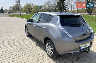 Хэтчбек Nissan Leaf 2015 в 