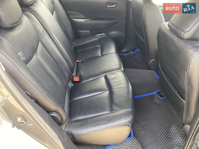 Хетчбек Nissan Leaf 2015 в Ланівці