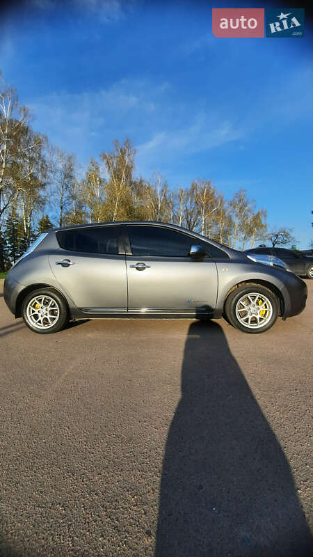 Хетчбек Nissan Leaf 2013 в Житомирі фото 9 Хетчбек Nissan Leaf 2013 в Житомирі