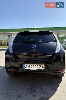 Хетчбек Nissan Leaf 2015 в 