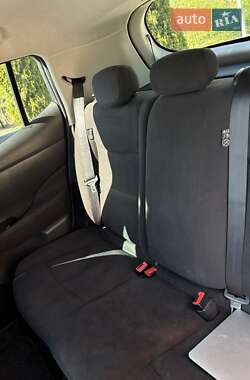 Хетчбек Nissan Leaf 2015 в 