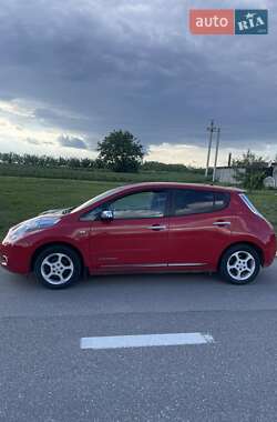 Хэтчбек Nissan Leaf 2015 в Черновцах