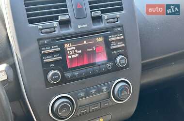 Хетчбек Nissan Leaf 2014 в 