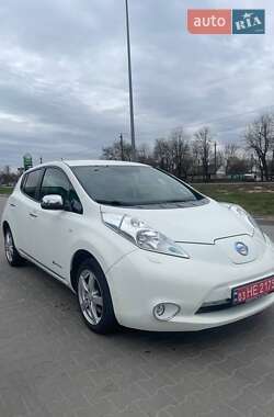 Хэтчбек Nissan Leaf 2014 в 