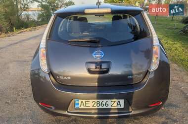 Хетчбек Nissan Leaf 2013 в 