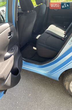 Хэтчбек Nissan Leaf 2015 в 