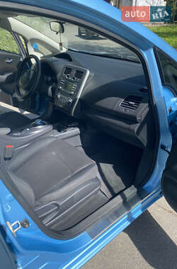 Хэтчбек Nissan Leaf 2015 в 