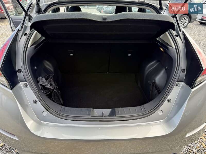 Хетчбек Nissan Leaf 2020 в Самборі