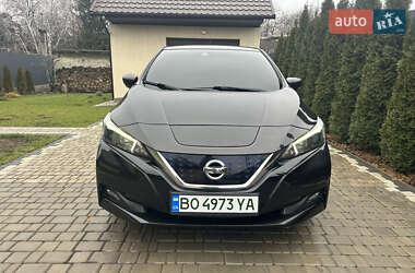 Хэтчбек Nissan Leaf 2018 в 