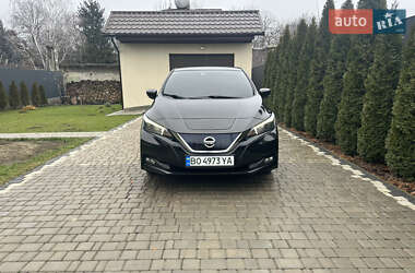 Хэтчбек Nissan Leaf 2018 в 