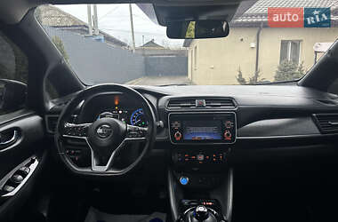 Хэтчбек Nissan Leaf 2018 в 