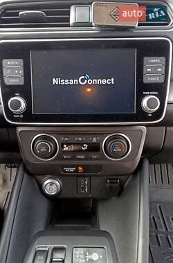 Хэтчбек Nissan Leaf 2022 в 