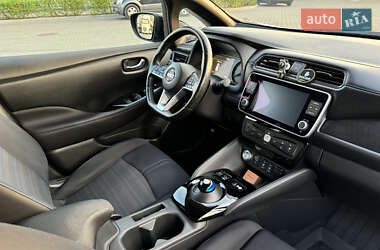 Хетчбек Nissan Leaf 2020 в 