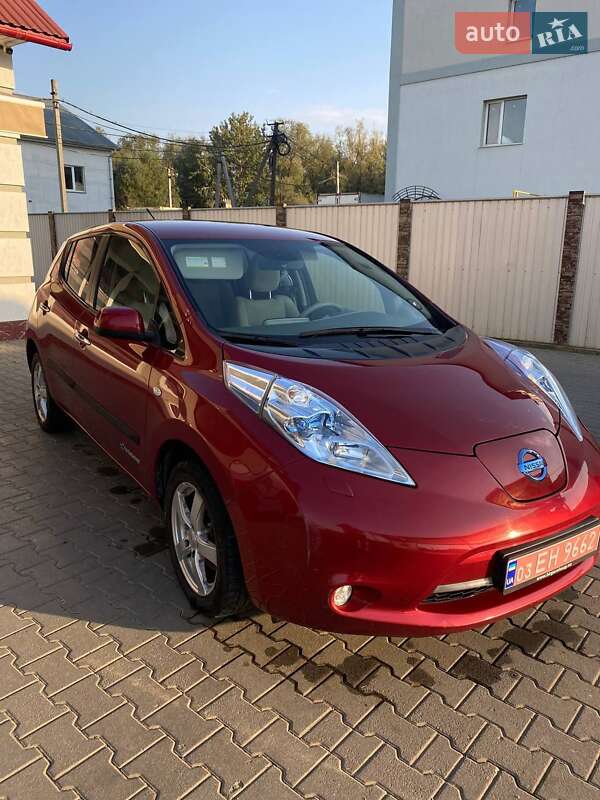 Хэтчбек Nissan Leaf 2012 в Черновцах