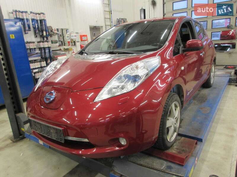 Хетчбек Nissan Leaf 2014 в Луцьку