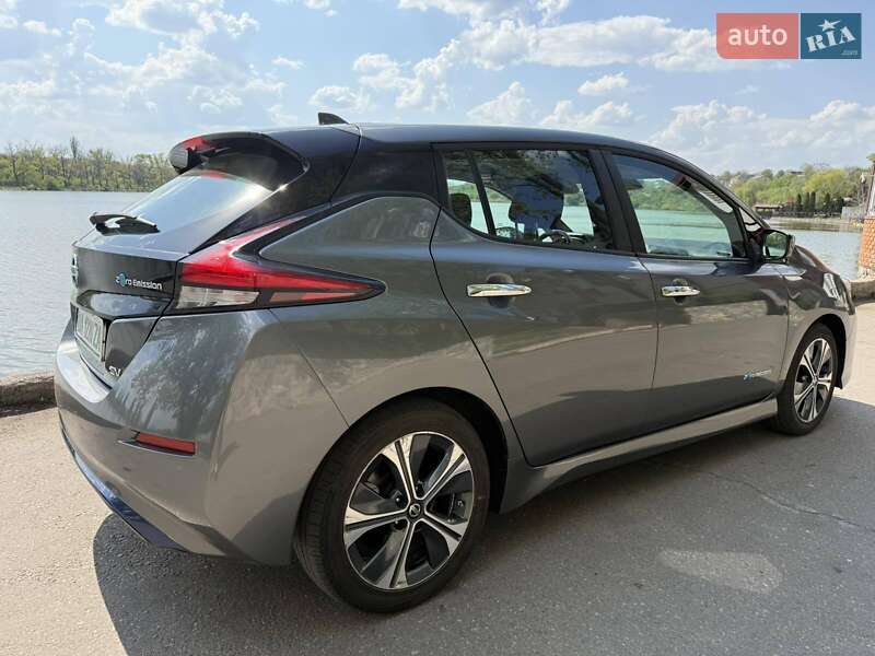 Хэтчбек Nissan Leaf 2019 в Кропивницком