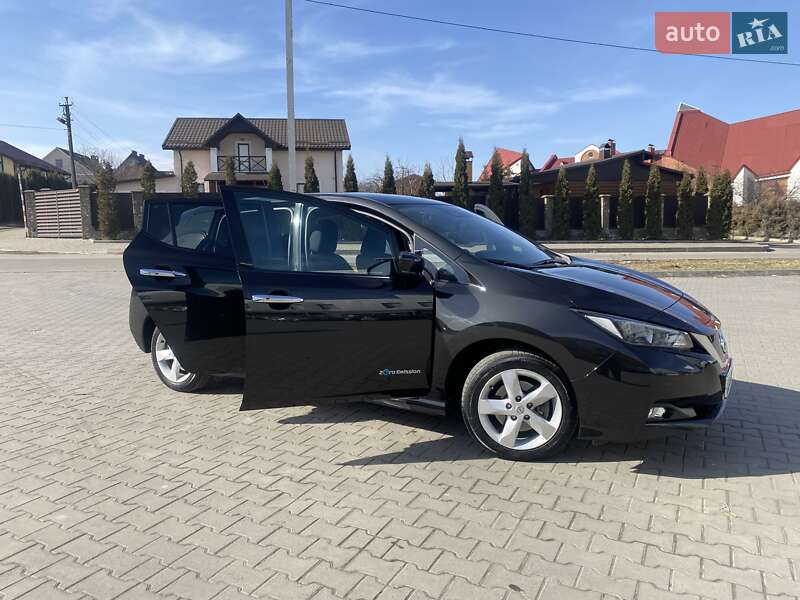 Хэтчбек Nissan Leaf 2018 в Хмельницком