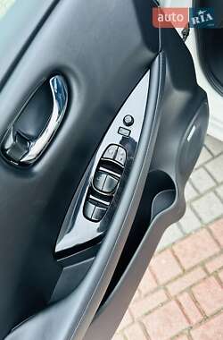 Хэтчбек Nissan Leaf 2014 в 