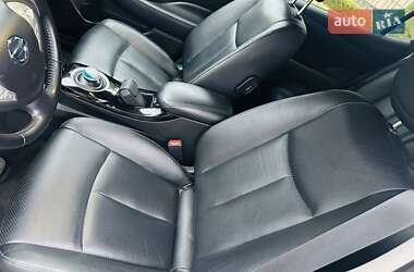 Хэтчбек Nissan Leaf 2014 в 