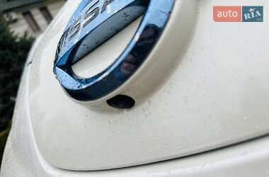 Хэтчбек Nissan Leaf 2014 в 