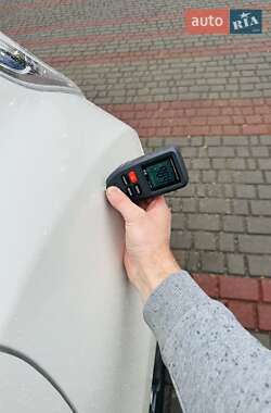Хэтчбек Nissan Leaf 2014 в 