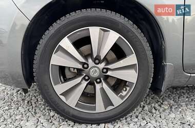 Хэтчбек Nissan Leaf 2015 в 