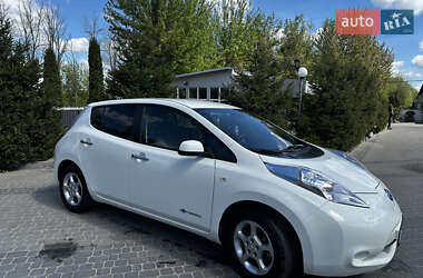 Хэтчбек Nissan Leaf 2016 в 